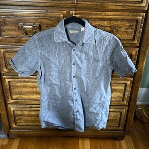 Uniqlo grey linen button up t-shirt